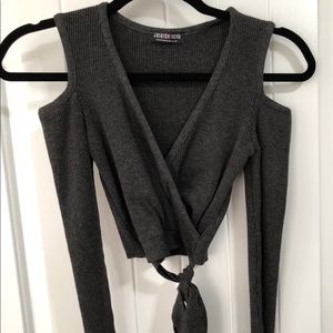 ❌SOLD❌ Cold shoulder long sleeve crop blouse w/tie